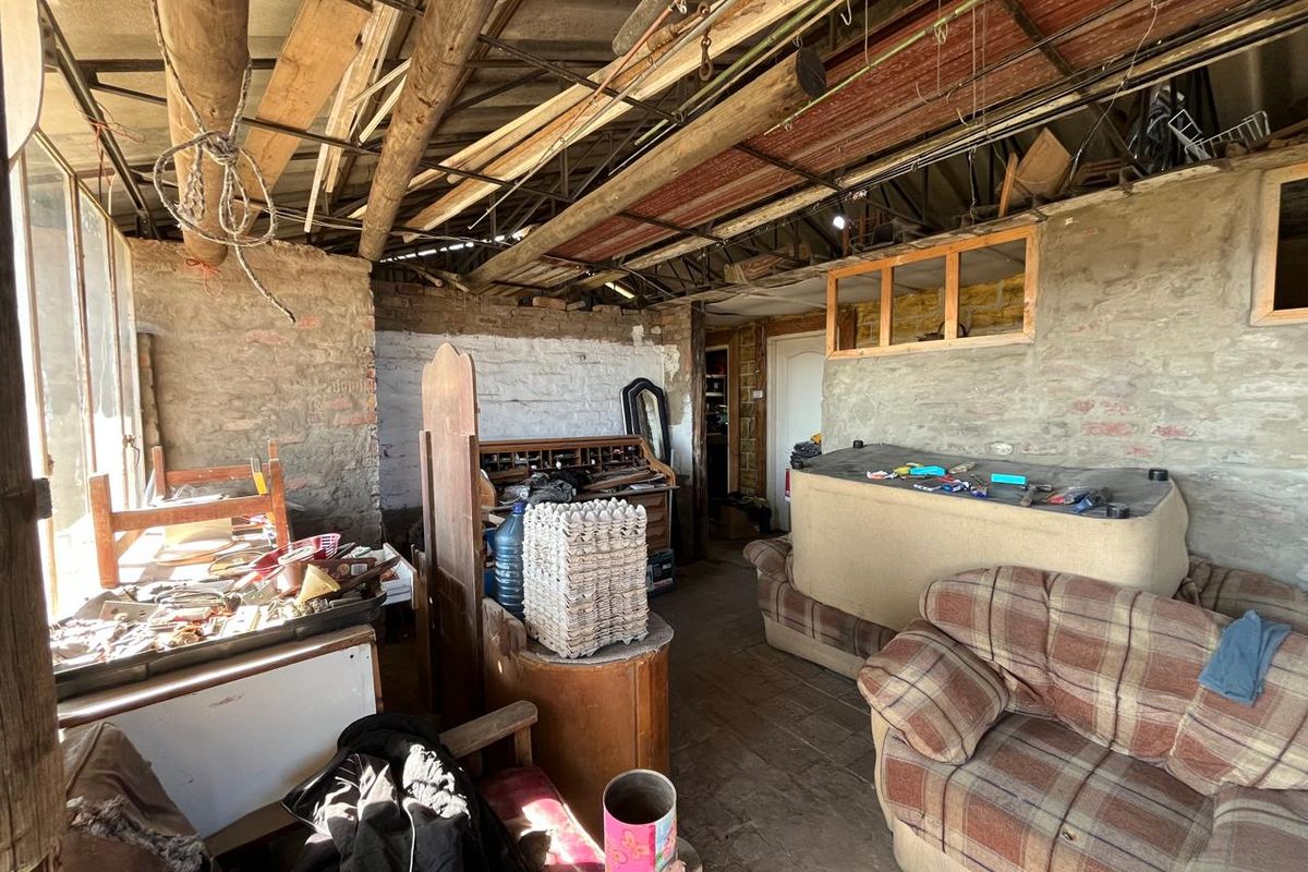 32-Hectare Farm with Piggery Facilities, Arable Land, Borehole and Stream - Photo 4