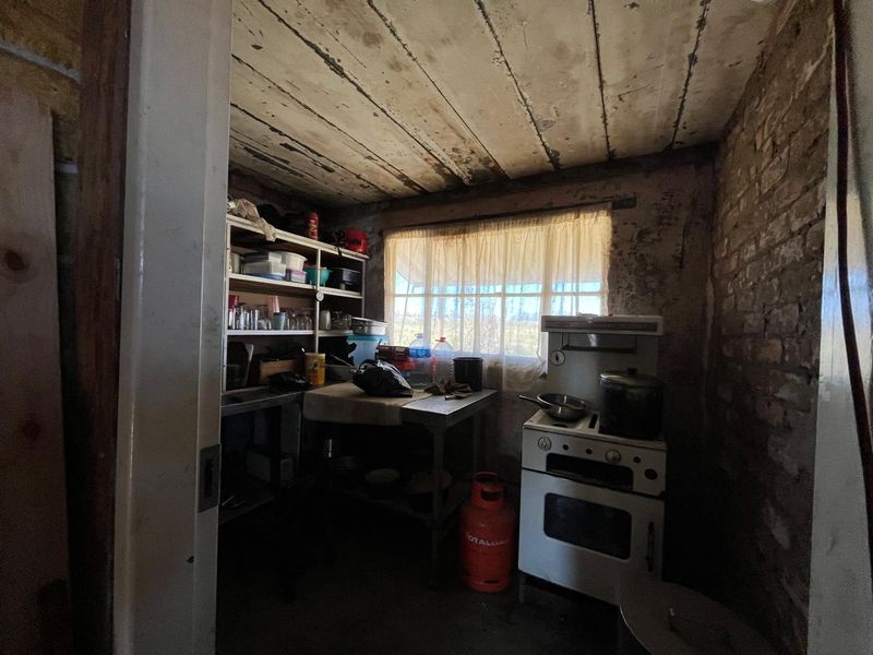 32-Hectare Farm with Piggery Facilities, Arable Land, Borehole and Stream - Photo 7