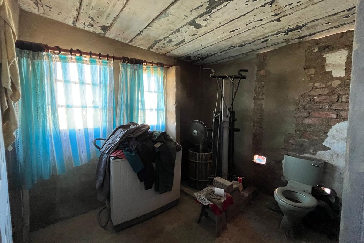 32-Hectare Farm with Piggery Facilities, Arable Land, Borehole and Stream - Photo 5
