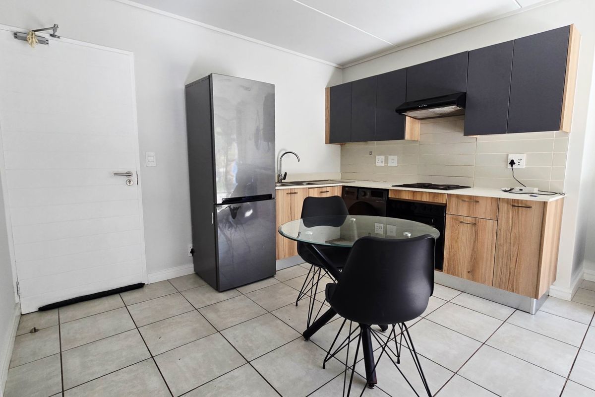 Fully Furnished Pet-Friendly 1-Bedroom Ground Floor Apartment for Sale in Greenpark Lifestyle Estate - Photo 4