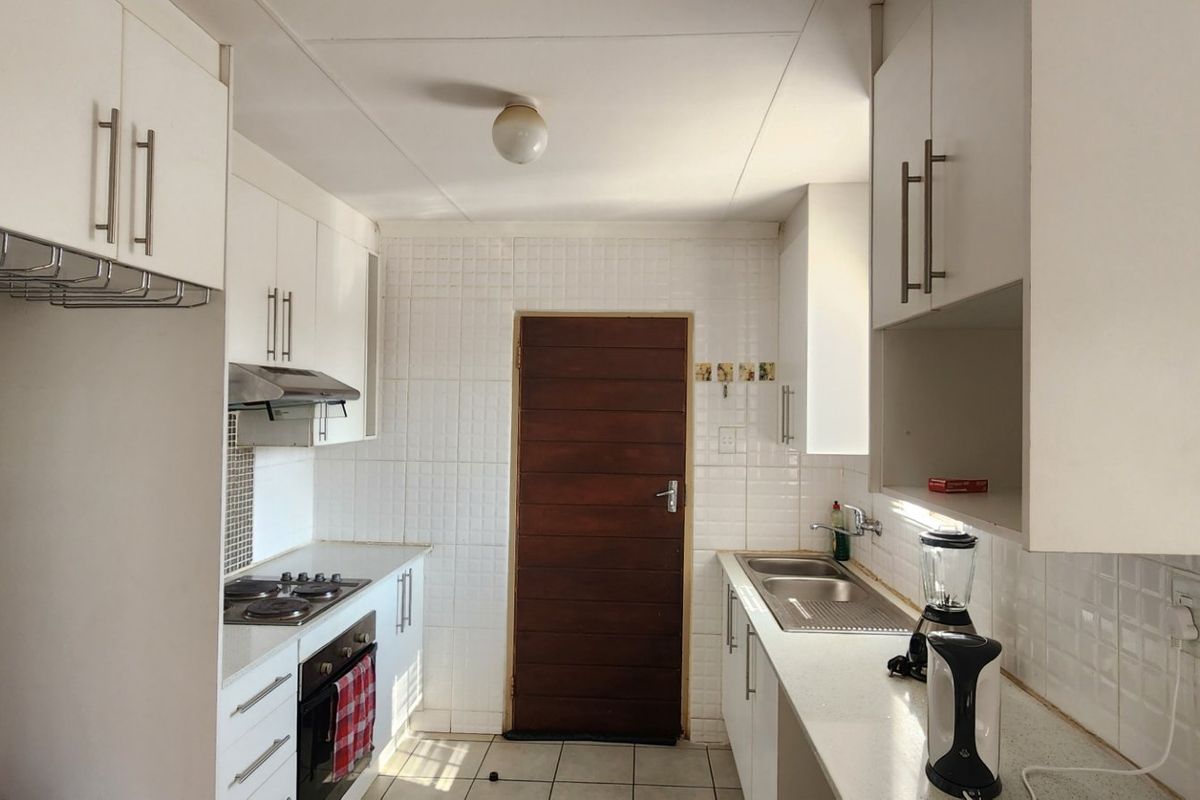 Spacious Sky City Home with Fibre and Garden Charm - Photo 5
