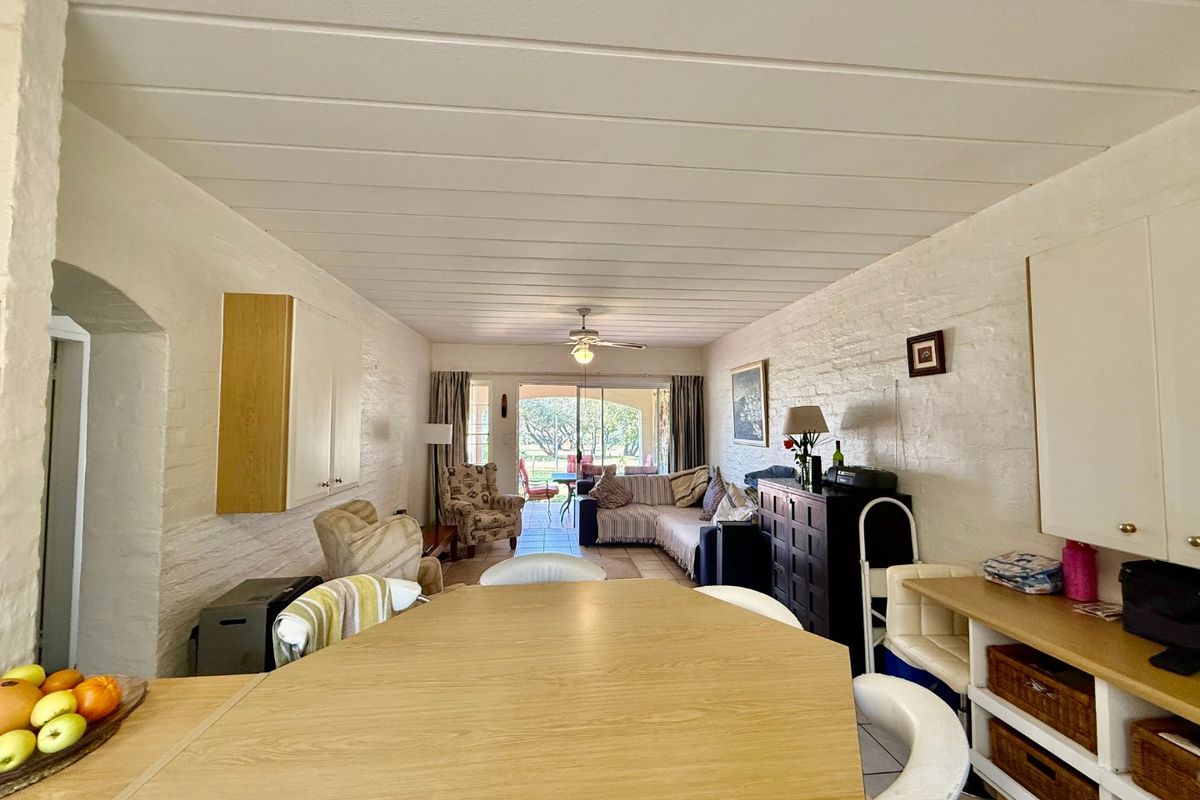 Beautifully fully furnished 2-bed, 2-bath lock-up-and-go rental on a prestigious lifestyle estate — golf cart included! - Photo 4