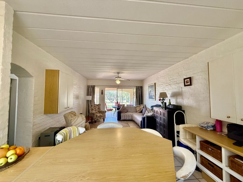 Beautifully fully furnished 2-bed, 2-bath lock-up-and-go rental on a prestigious lifestyle estate — golf cart included! - Photo 4