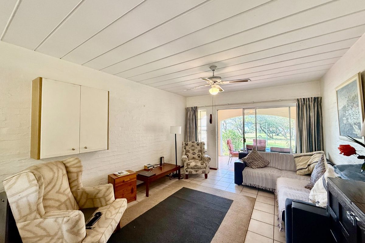 Beautifully fully furnished 2-bed, 2-bath lock-up-and-go rental on a prestigious lifestyle estate — golf cart included! - Photo 5
