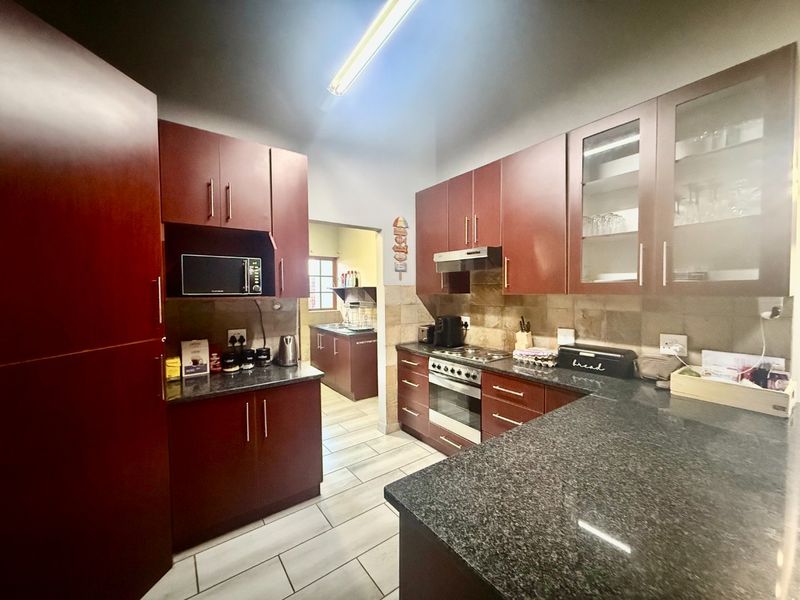 Modern Living Meets Effortless Comfort in Bhubezi Estate - Photo 10