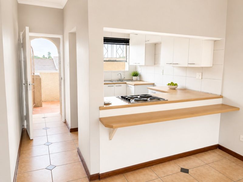 Spacious 2 Bedroom First Floor Apartment in The Fields – Buccleuch - Photo 1