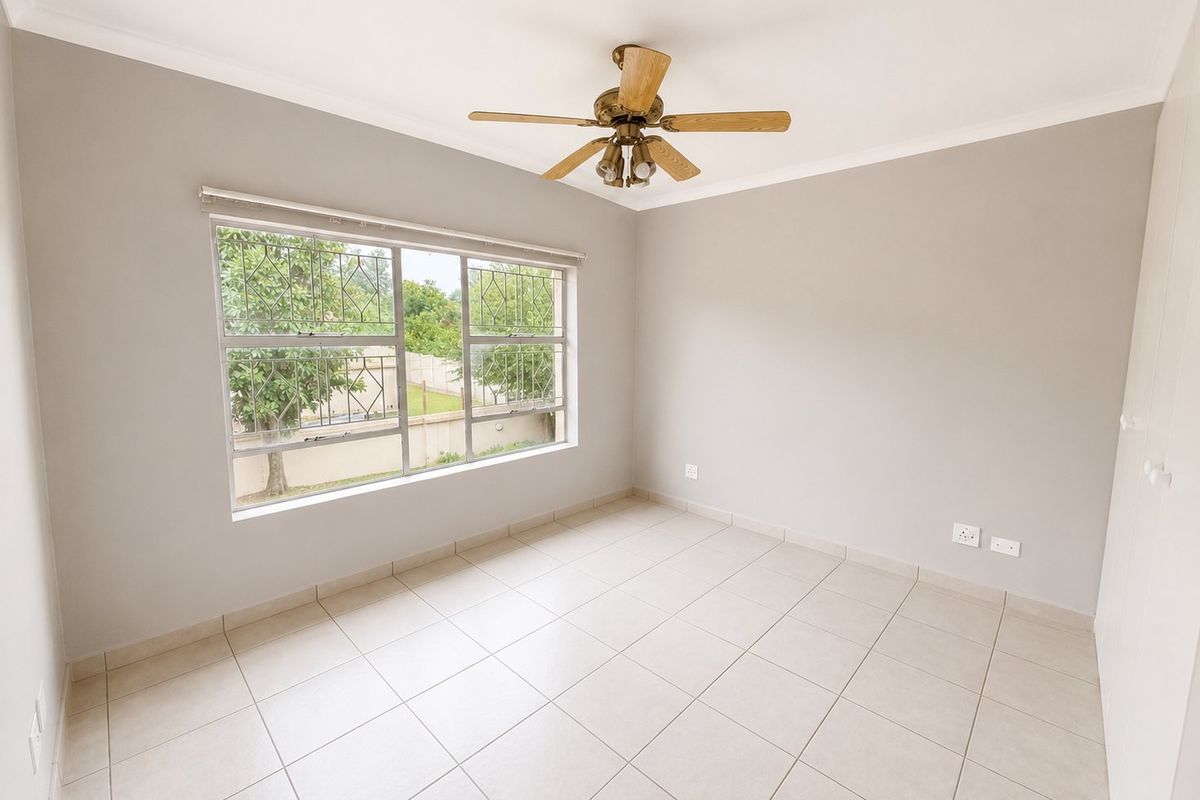 Spacious 2 Bedroom First Floor Apartment in The Fields – Buccleuch - Photo 4