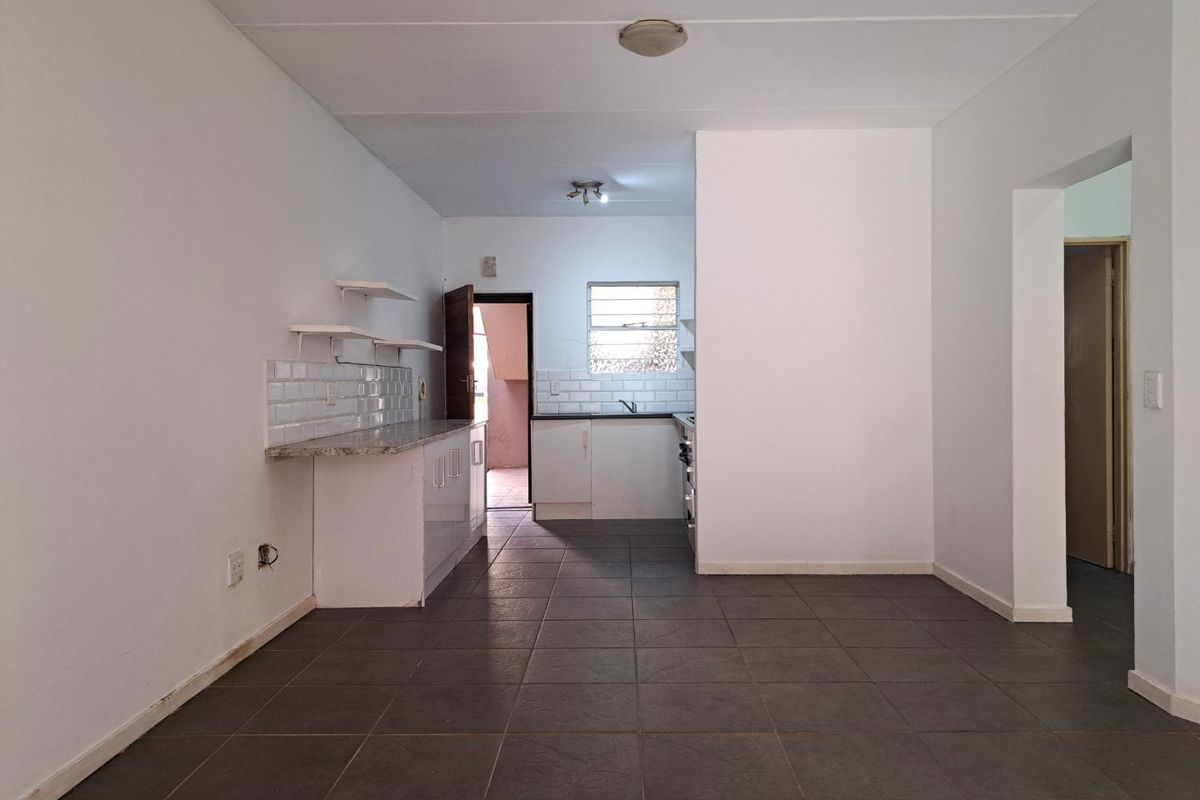 2 Bedroom 2 Bathroom Ground Floor Apartment - Photo 4