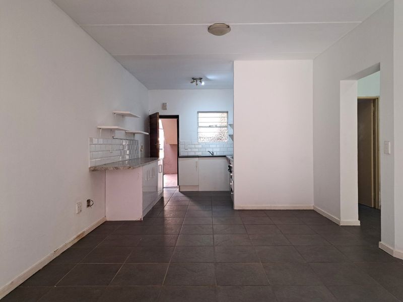 2 Bedroom 2 Bathroom Ground Floor Apartment - Photo 4