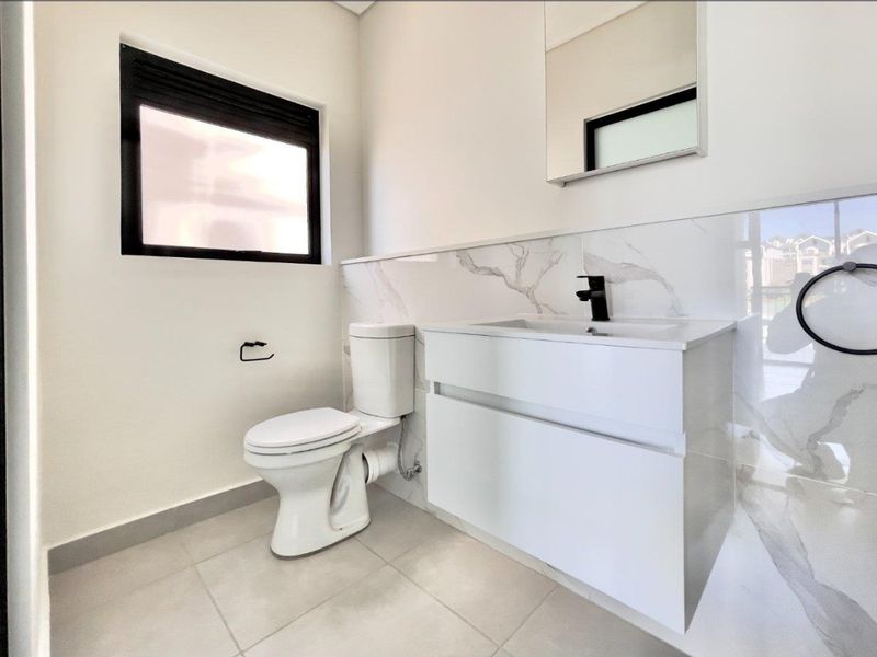 3 Bedroom Apartment / Flat to Rent in Waterfall - Photo 6