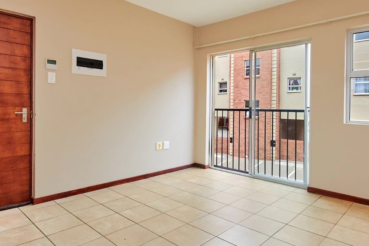 2 Bedroom 1 Bathroom Apartment For rental - Photo 5