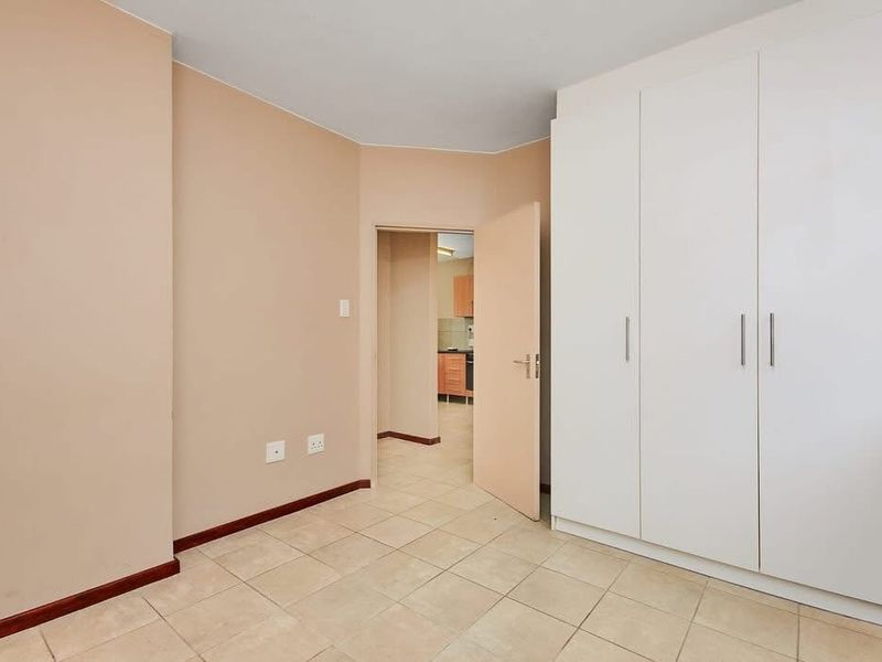 2 Bedroom 1 Bathroom Apartment For rental - Photo 6