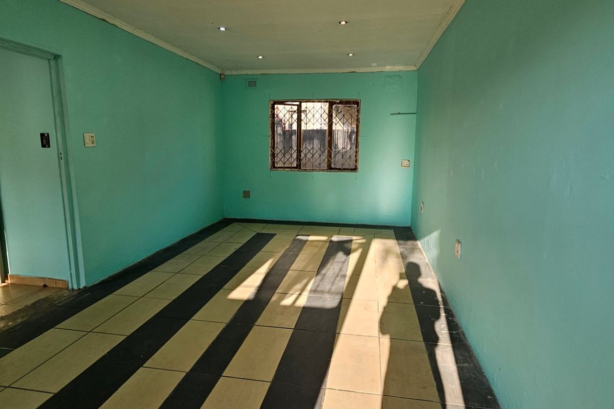 Comfortable 2-Bedroom Unit in Burbreeze, Tongaat - Photo 4