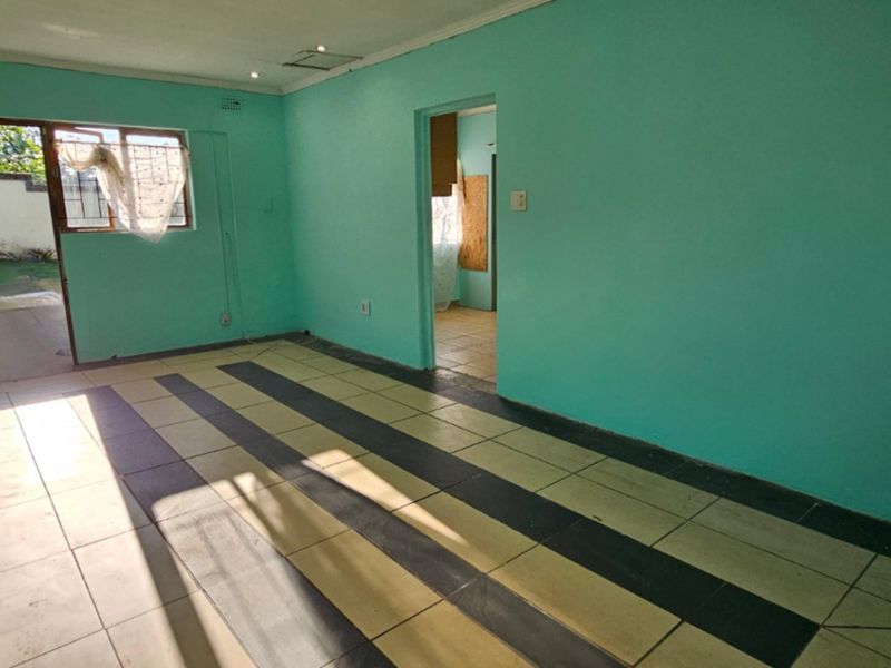 Comfortable 2-Bedroom Unit in Burbreeze, Tongaat - Photo 5