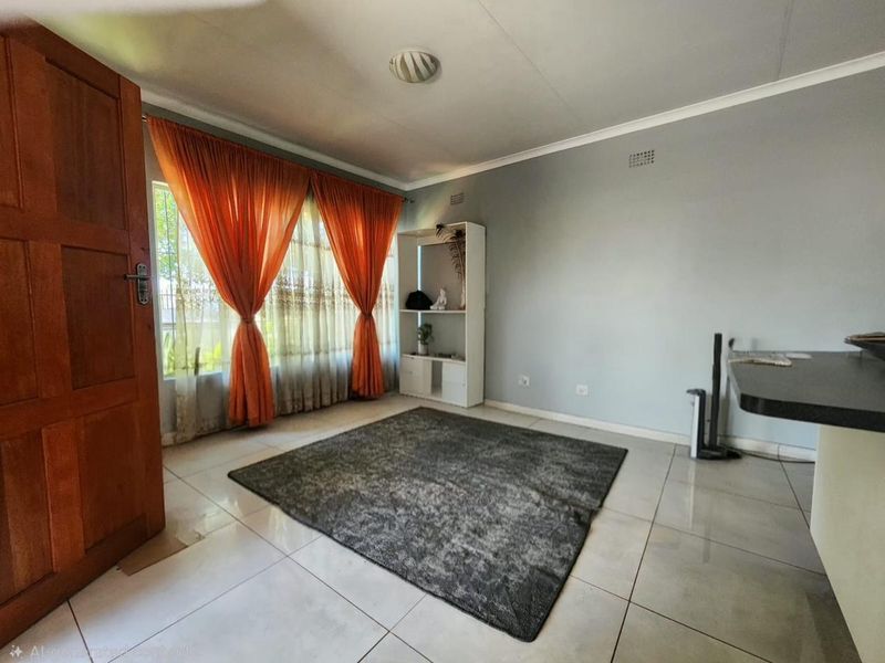 A home with massive potential Howick West - Photo 5