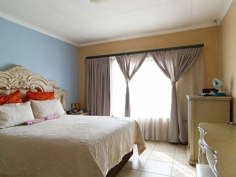 3 Bed House for Sale in Thatchfield Close, Thatchfield Estate - Photo 7