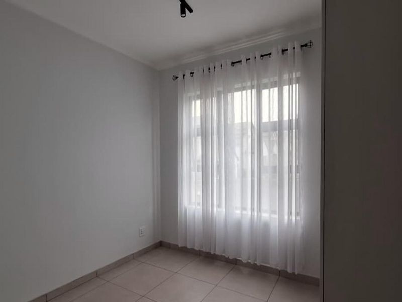 4 Bedroom House for Sale in Broadacres - Photo 9
