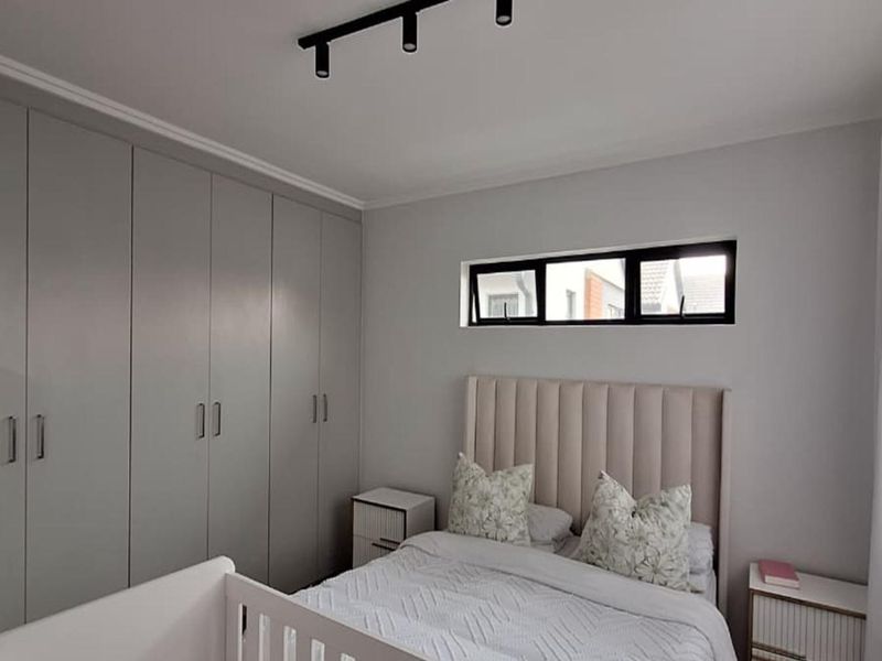 4 Bedroom House for Sale in Broadacres - Photo 7