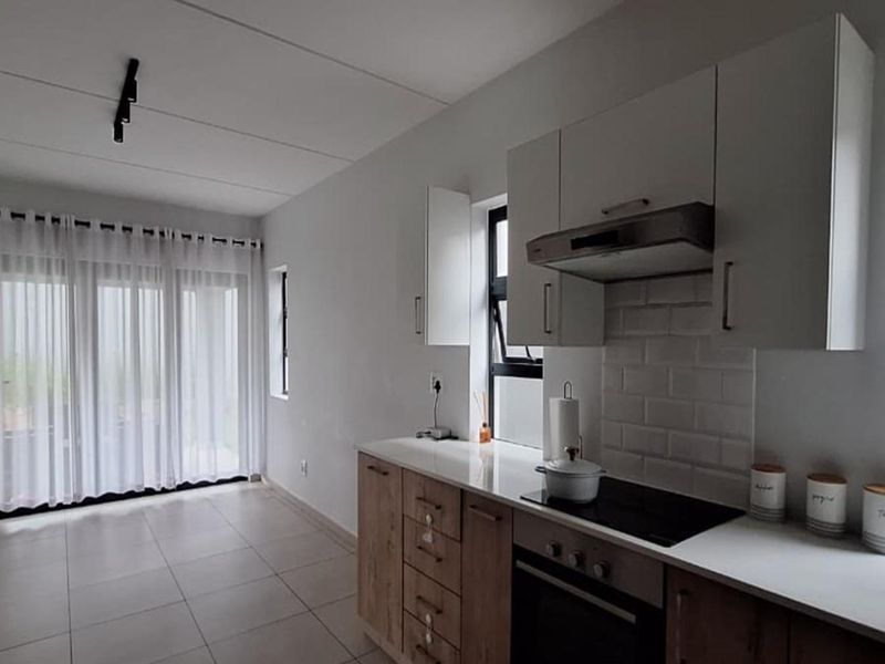 4 Bedroom House for Sale in Broadacres - Photo 4