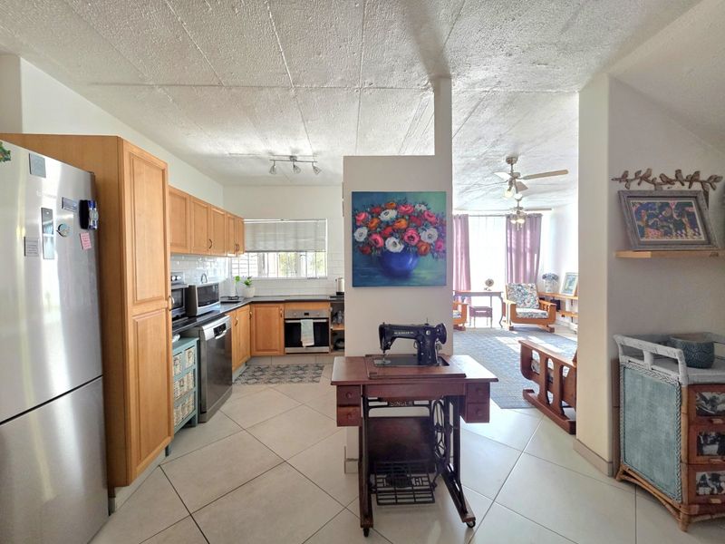 Modern, Spacious & Beautifully Renovated Duplex - Photo 8