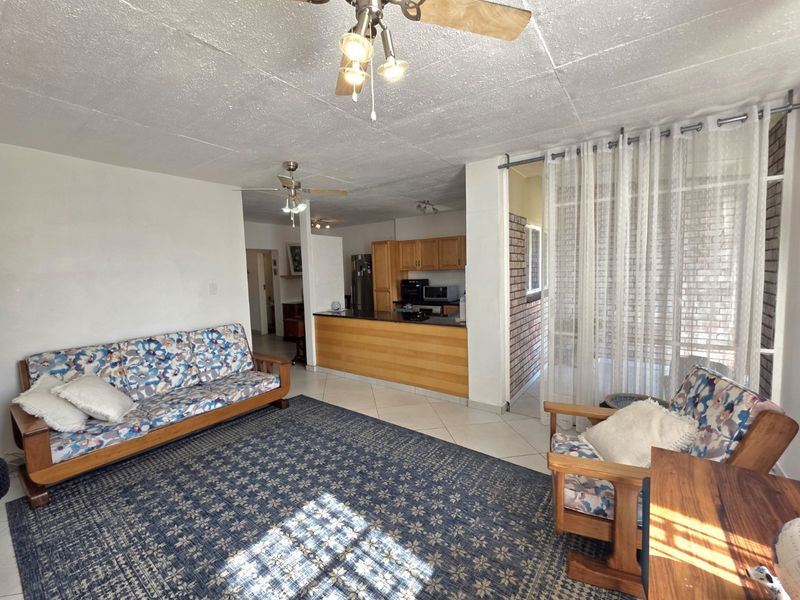 Modern, Spacious & Beautifully Renovated Duplex - Photo 2