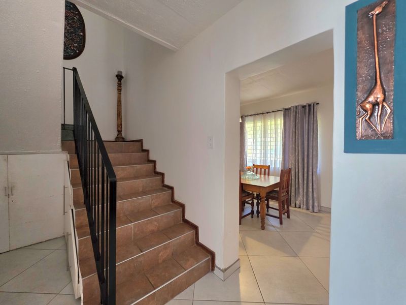 Modern, Spacious & Beautifully Renovated Duplex - Photo 10