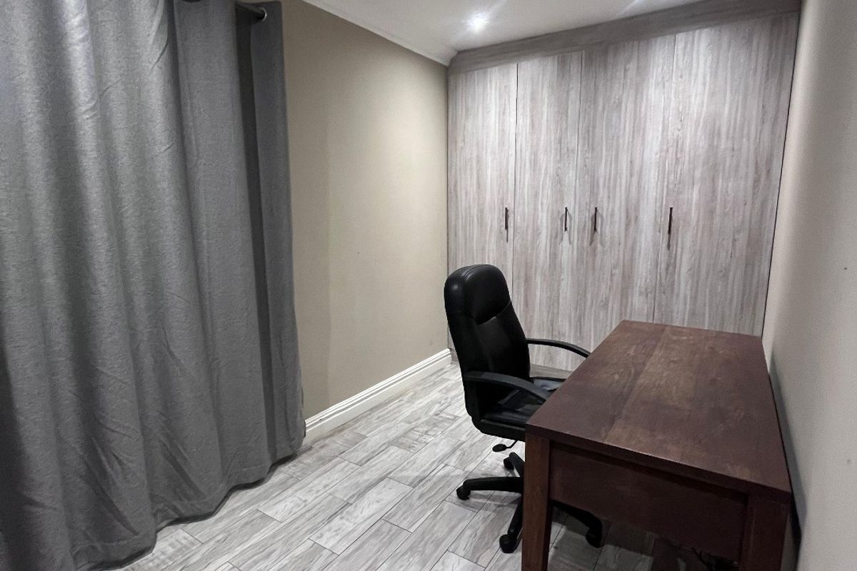 MOVE IN READY - Photo 5