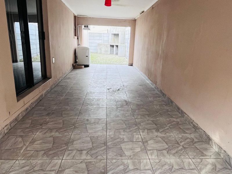 MOVE IN READY - Photo 8