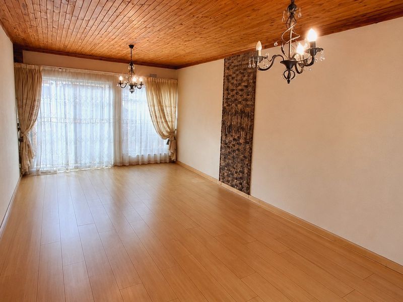 Charming Lock-Up-and-Go Townhouse in a Popular Complex in Sasolburg - Photo 4