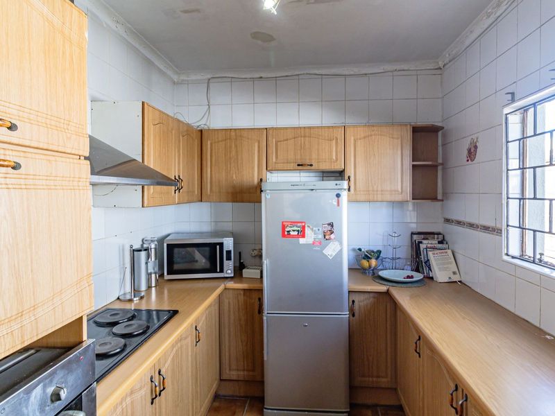 Charming Family Home  - Photo 5