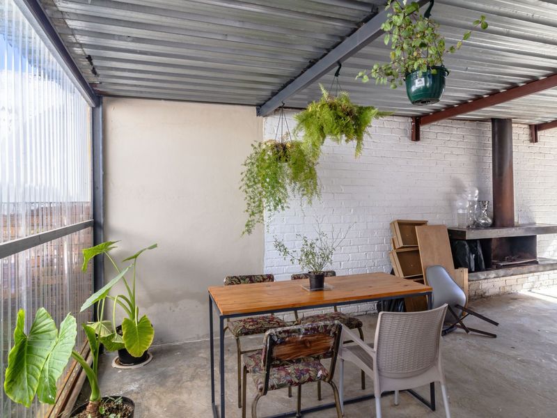 Charming Family Home  - Photo 3