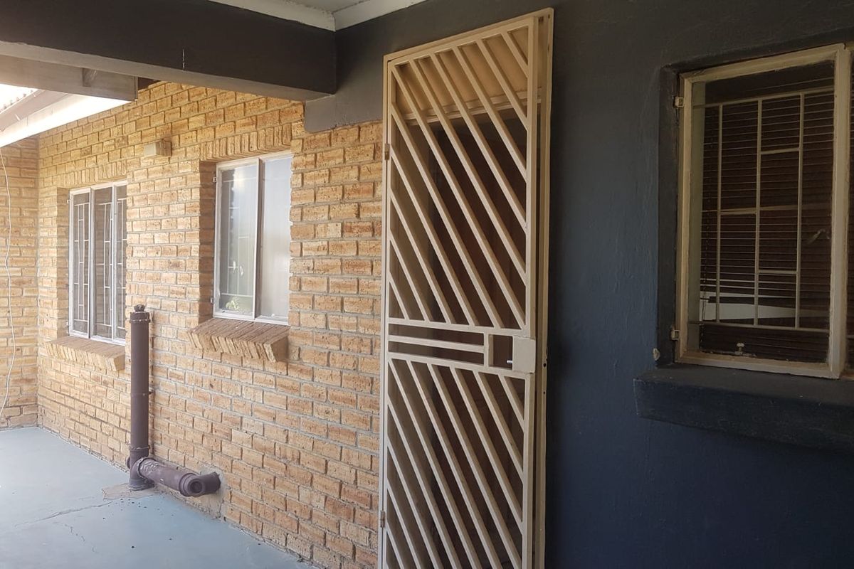 Online Auction- June 18 2026 -Invited Opening Bid R200 000 - Photo 2