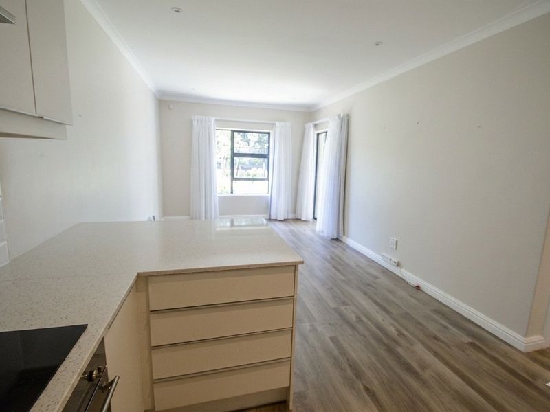 Sunny and Modern 2 Bedroom Ground-floor Apartment - Photo 7