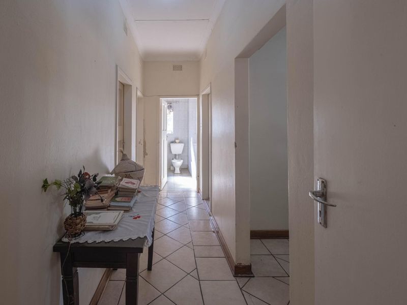 3 Bed House with 2 Income-Generating Cottages  - Photo 10