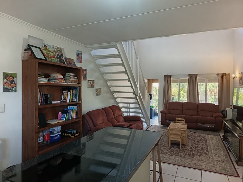 Top-Floor Townhouse with Loft, Dual Balconies & Future 3rd Bedroom Potential! - Photo 4