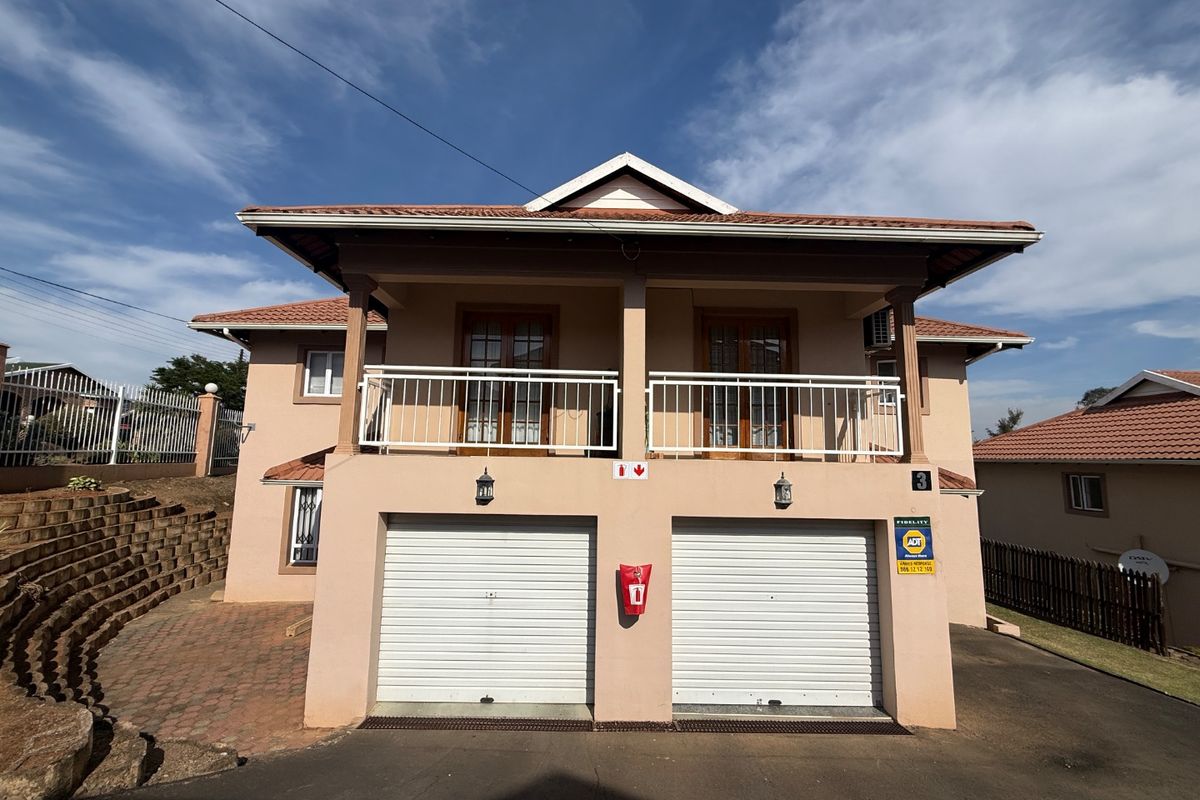Turnkey Perfection in the Heart of Raisethorpe..make this Beautiful home Your Own.. - Photo 3