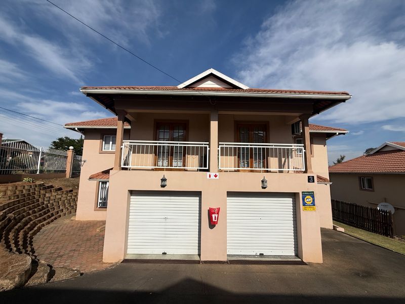 Turnkey Perfection in the Heart of Raisethorpe..make this Beautiful home Your Own.. - Photo 3