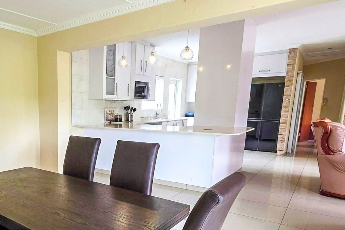 Beacon Bay Home Offering One-Level, Elevated Living, in Prime Blue Bend!  - Photo 3
