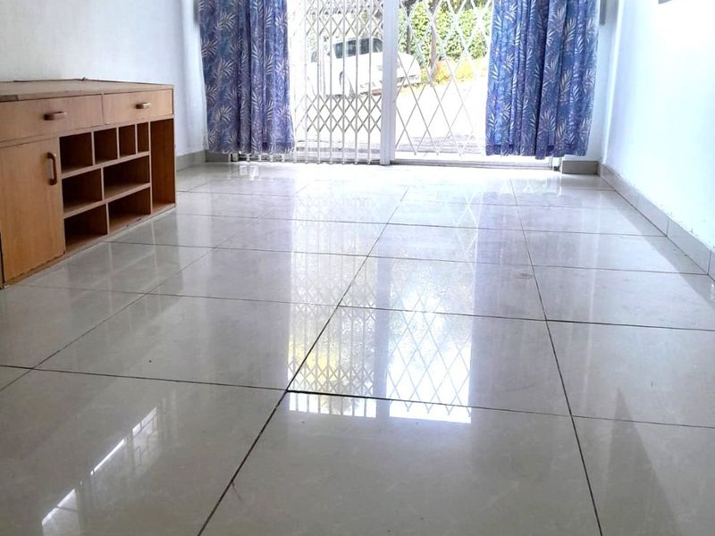 Studio Bachelor Cottage on Shared Property To Let- Marshal Road, Athlone, Pietermaritzburg - Photo 3