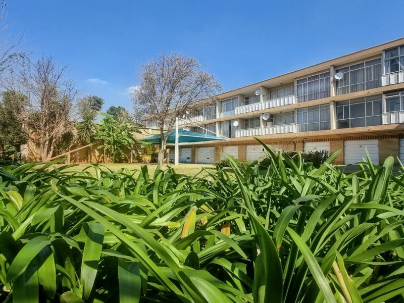 Spacious Two-Bedroom First-Floor Apartment in the heart of Three Rivers Proper - Photo 1