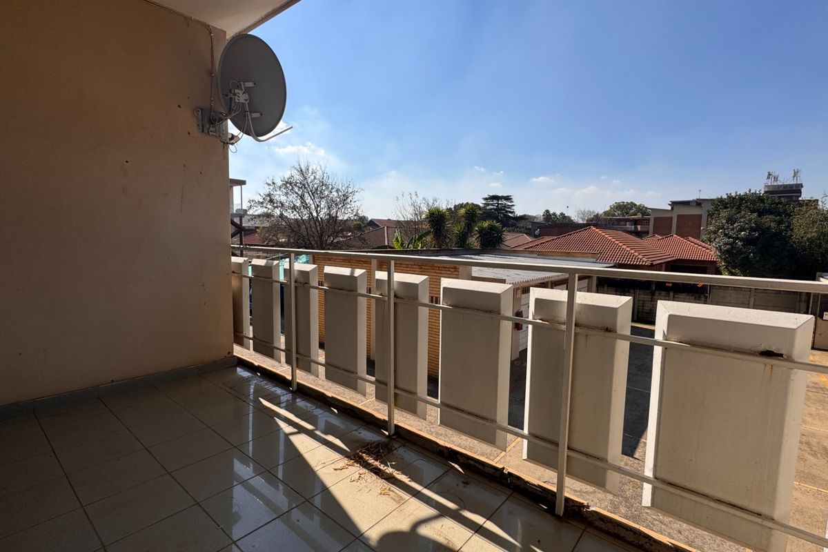 Spacious Two-Bedroom First-Floor Apartment in the heart of Three Rivers Proper - Photo 4