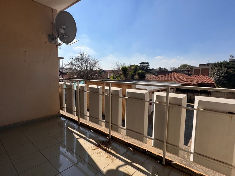 Spacious Two-Bedroom First-Floor Apartment in the heart of Three Rivers Proper - Photo 4