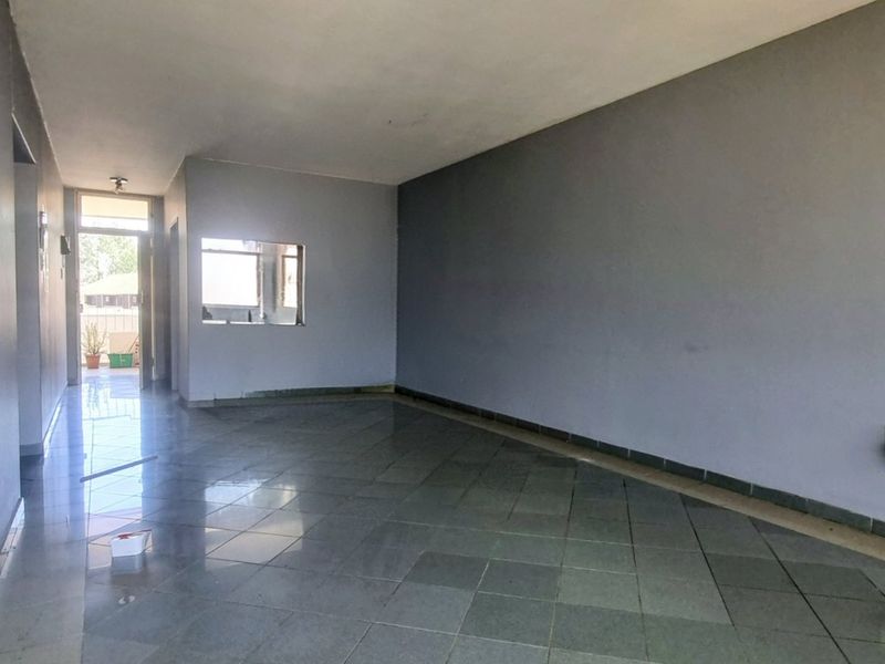Spacious Two-Bedroom First-Floor Apartment in the heart of Three Rivers Proper - Photo 6