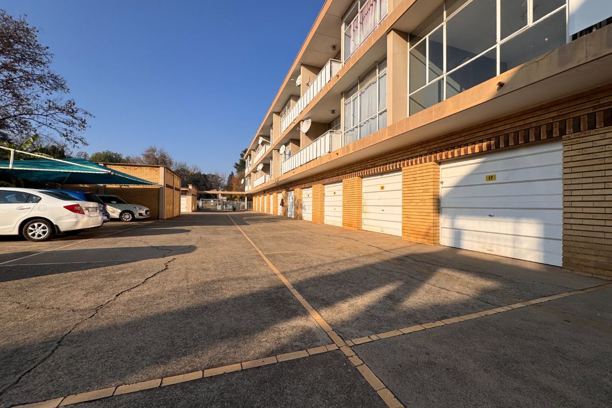 Spacious Two-Bedroom First-Floor Apartment in the heart of Three Rivers Proper - Photo 3
