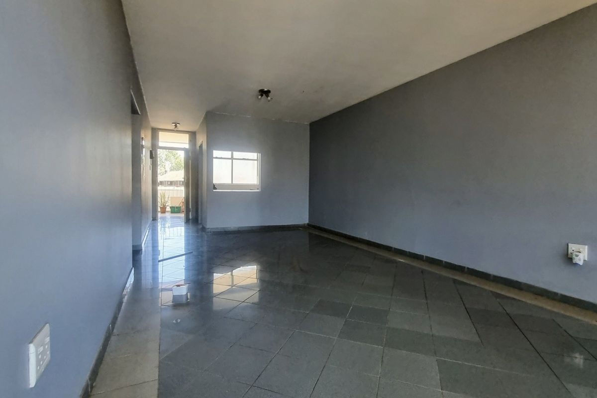 Spacious Two-Bedroom First-Floor Apartment in the heart of Three Rivers Proper - Photo 5