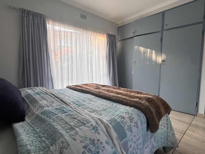 Modern, Spacious and Pet-Friendly Simplex - A Place to Call Home in Three Rivers - Photo 9