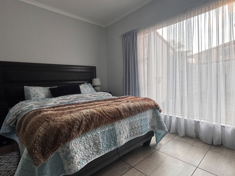Modern, Spacious and Pet-Friendly Simplex - A Place to Call Home in Three Rivers - Photo 8