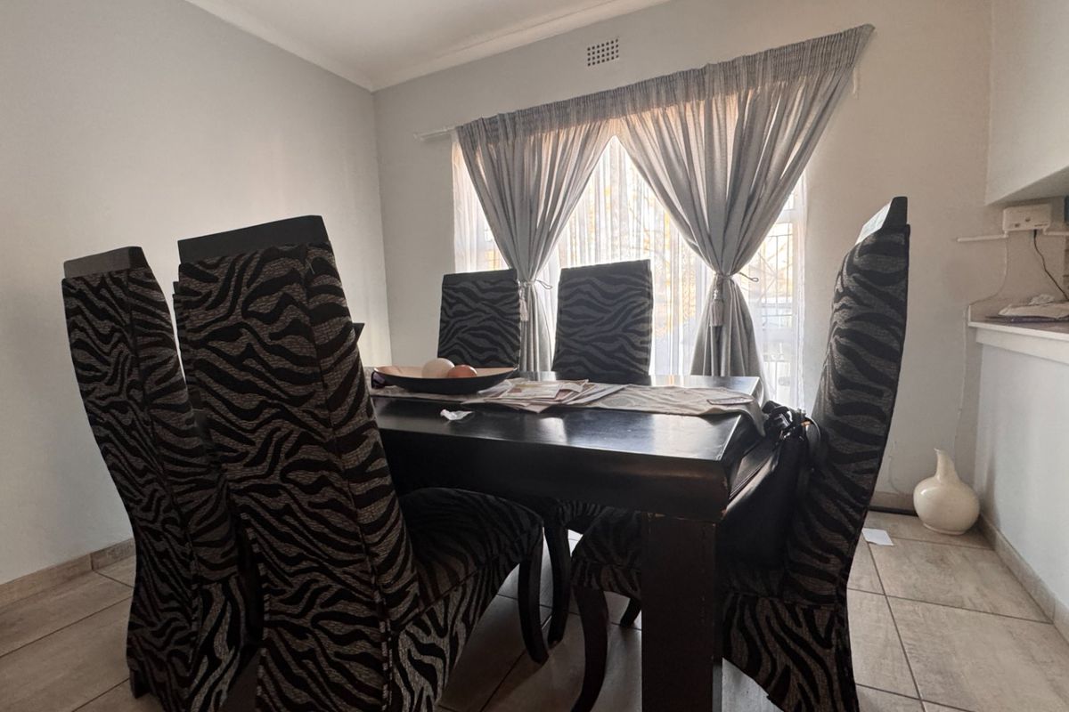 Modern, Spacious and Pet-Friendly Simplex - A Place to Call Home in Three Rivers - Photo 5
