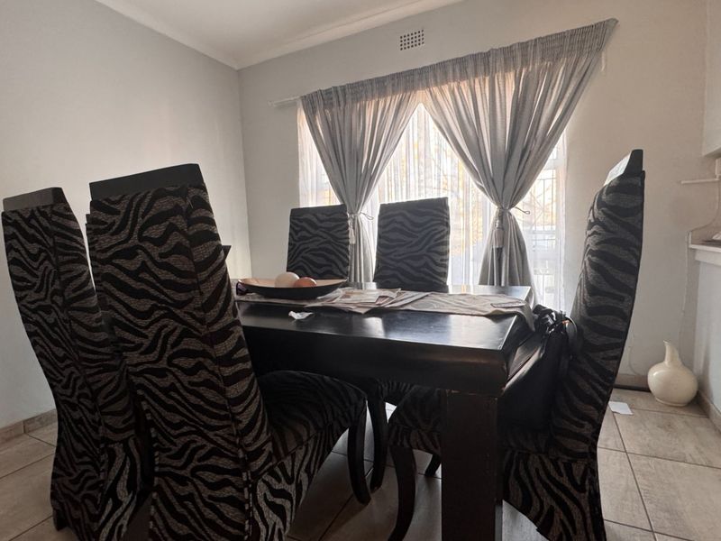 Modern, Spacious and Pet-Friendly Simplex - A Place to Call Home in Three Rivers - Photo 5