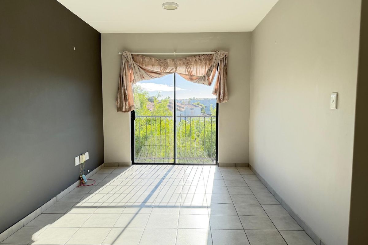 MOVE-IN READY GEM ON THE 2ND FLOOR – YOUR NEW HOME AWAITS!  - Photo 5